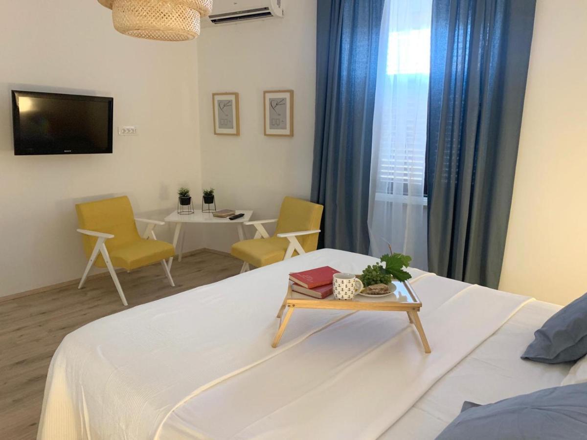 Ra City Garden Suite Pula Exterior photo
